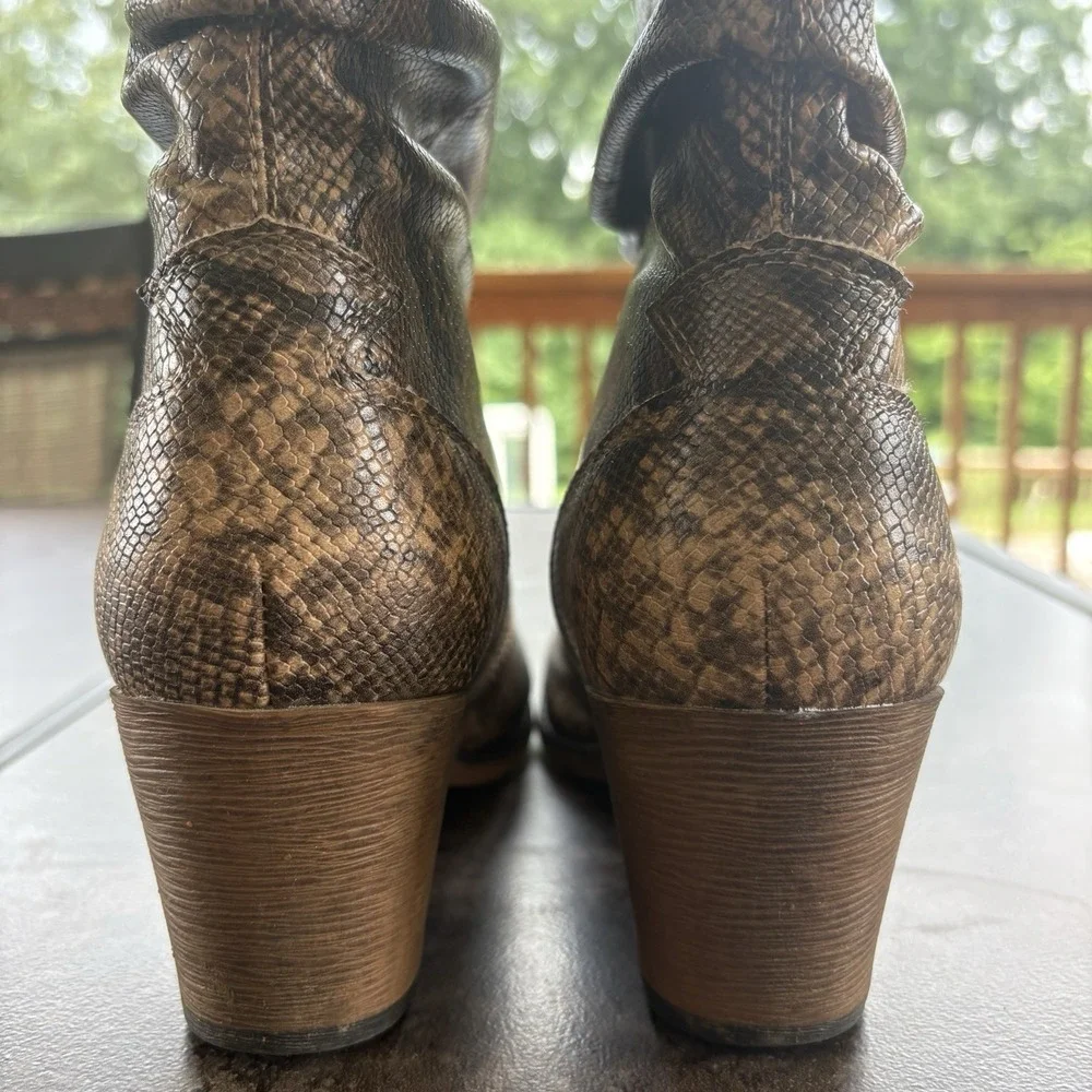 CHARLES ALBERT WOMEN'S BOOTS, SNAKE PATTERN SLOUCH BROWN, SIZE 8